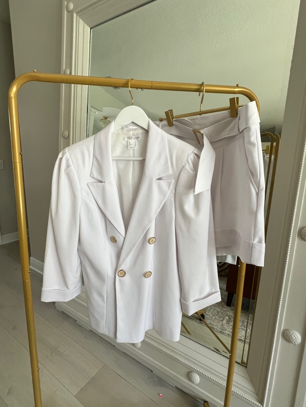 venus lined short suit